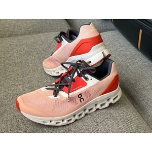 ON Cloudstratus Women's Sz 9
